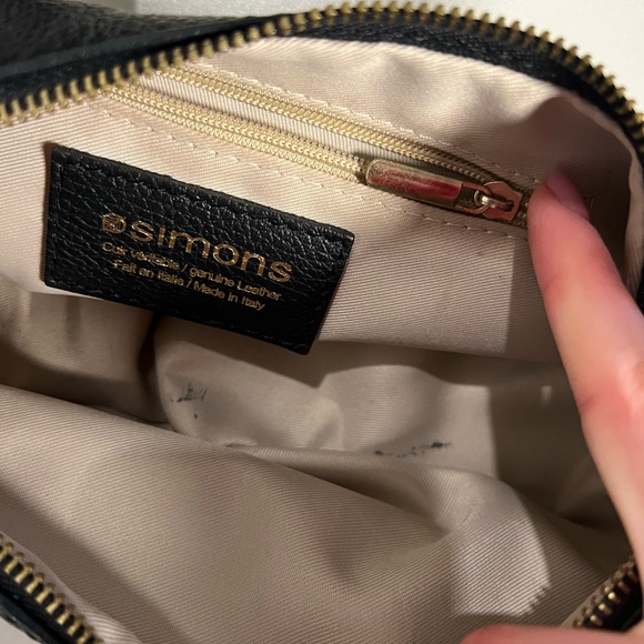 Classic Black Leather Shoulder Bag - Versatile Everyday Style - Picture 6 of 9